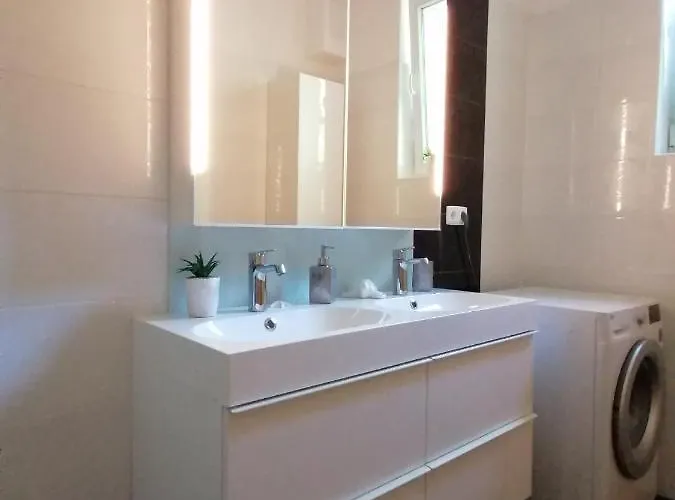 Angela Haz Appartement *